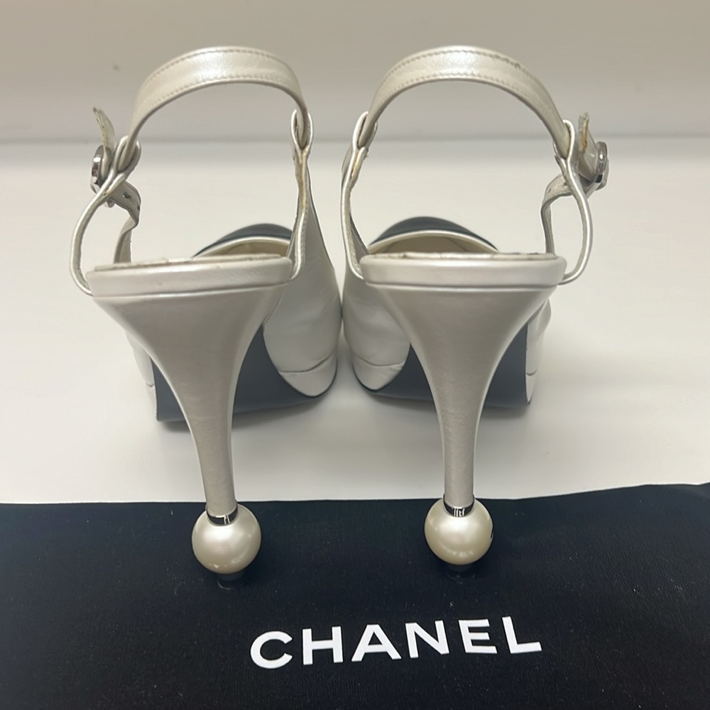 Chanel  shoes. - Picture 5 of 8